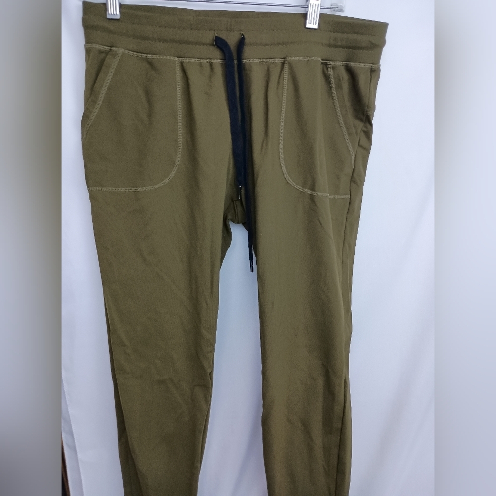 2/$30 ZYIA‎ Green Leggings with Relaxed Tapered Fit (#337)